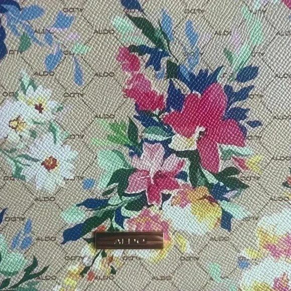 Also Spring Floral Purse with detachable coin bag - Picture 9 of 12